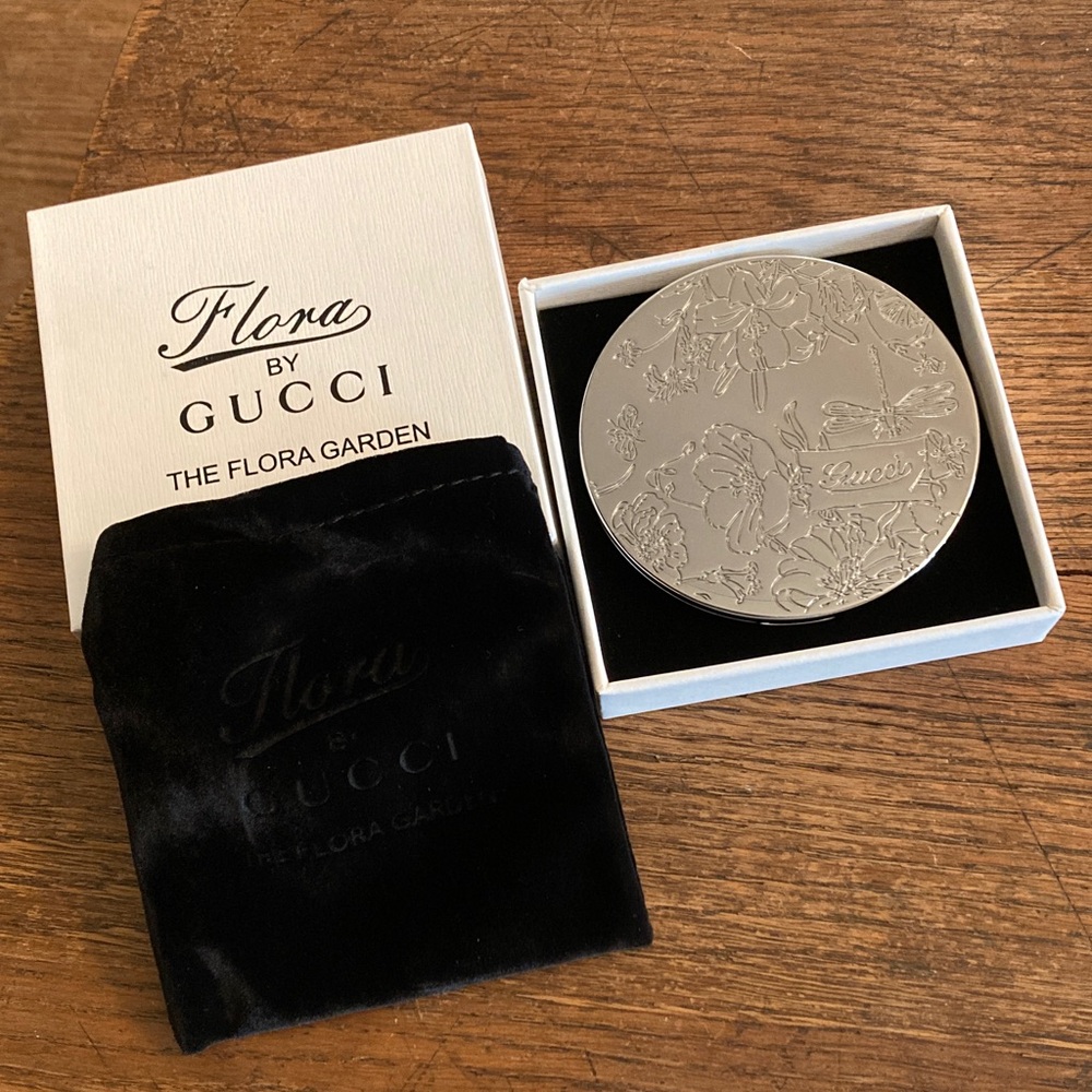 Gucci beauty Flora by Gucci The Flora Garden Compact Mirror Silver-Tone NIB